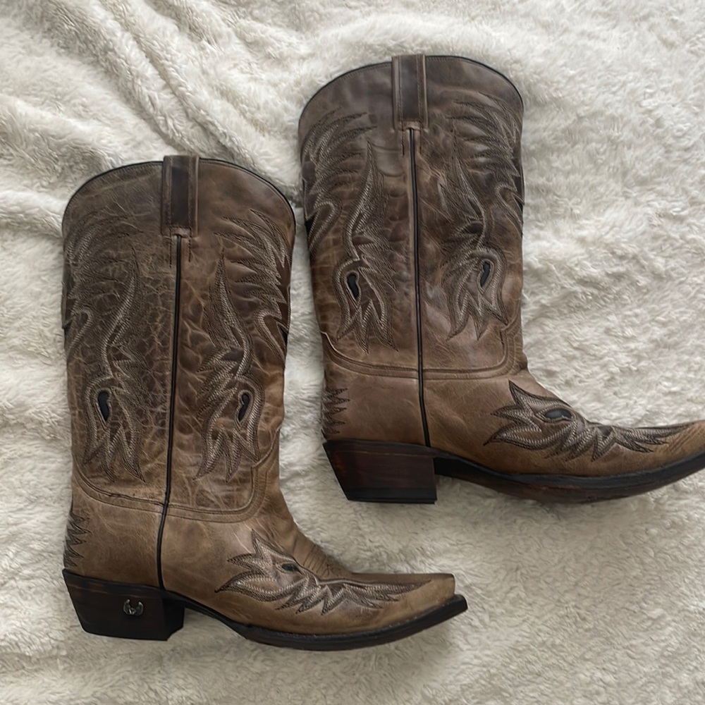Size 9 Eight Second Angel boots